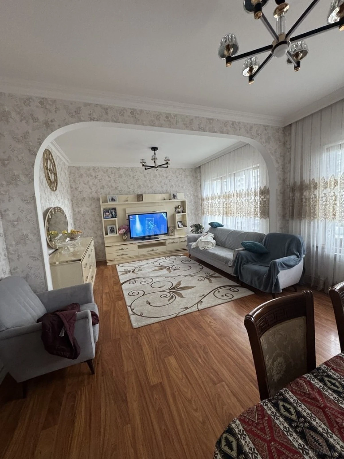 Satılır 5 otaqlı mənzil 120 m²