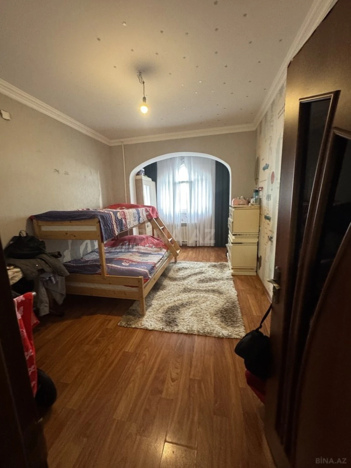 Satılır 5 otaqlı mənzil 120 m²