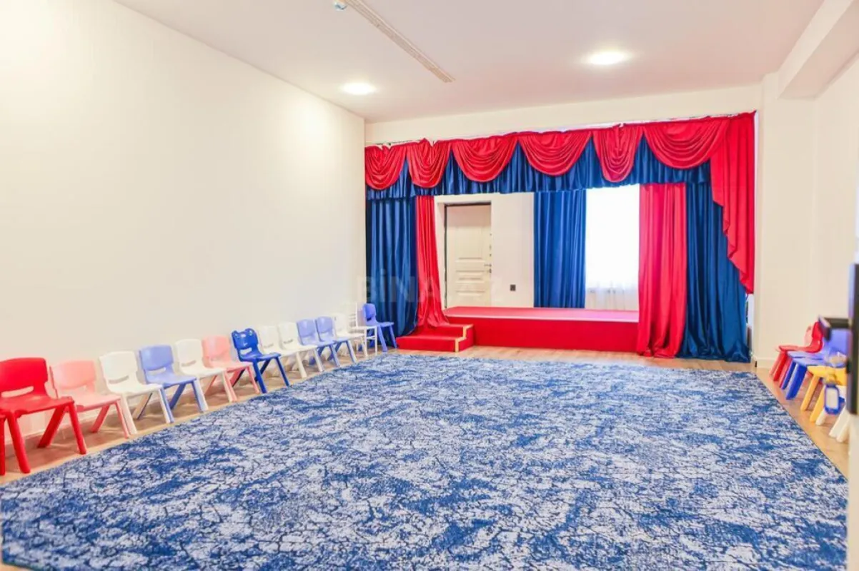 Satılır obyekt 517 m²