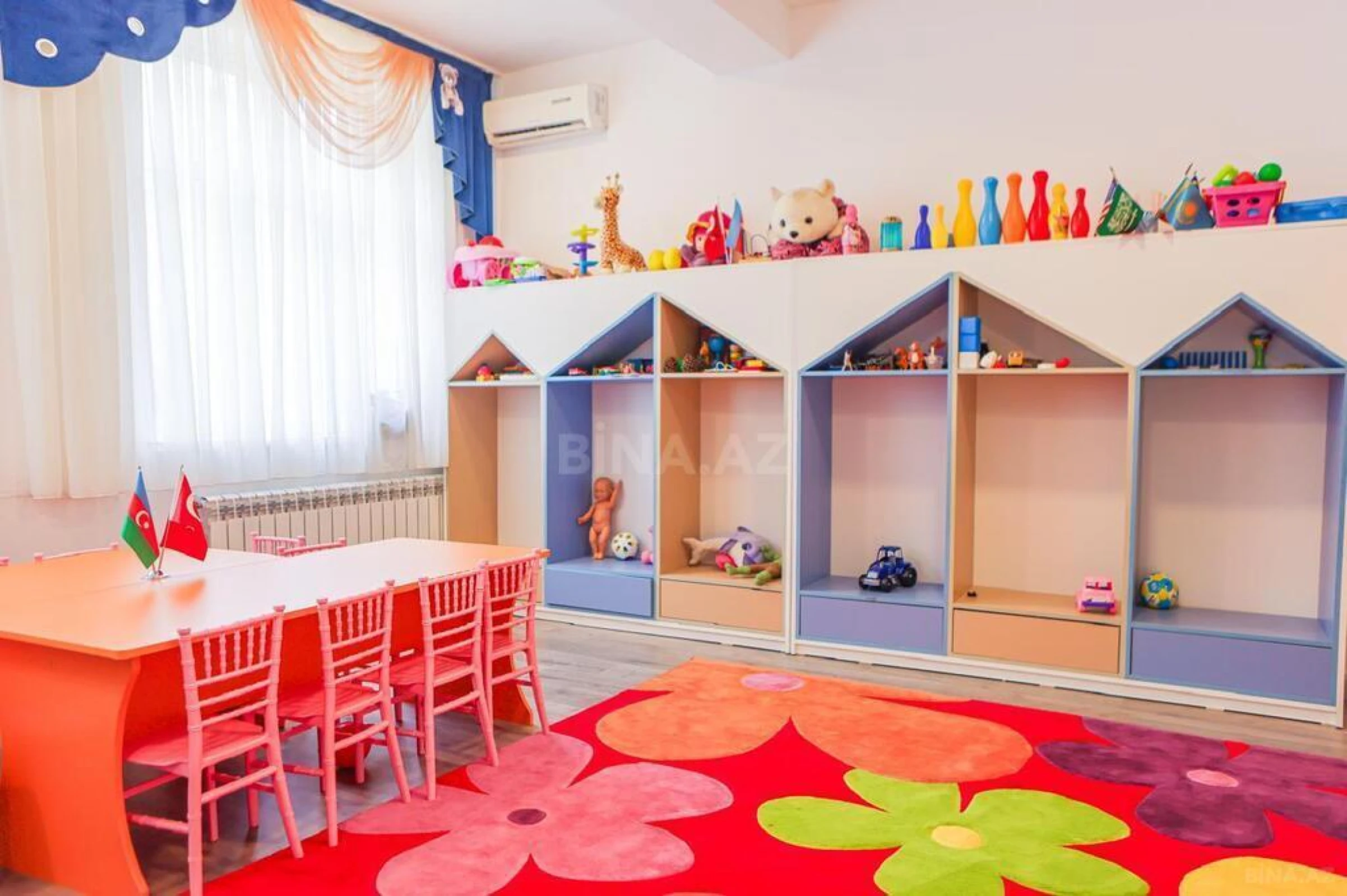 Satılır obyekt 517 m²