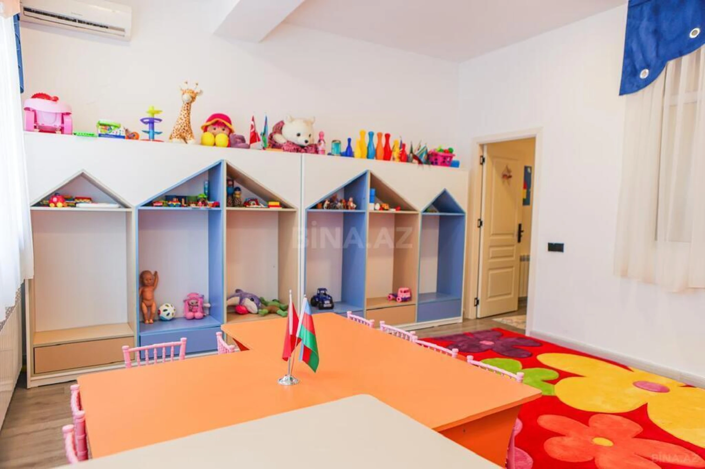 Satılır obyekt 517 m²