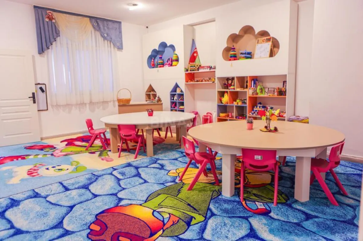 Satılır obyekt 517 m²