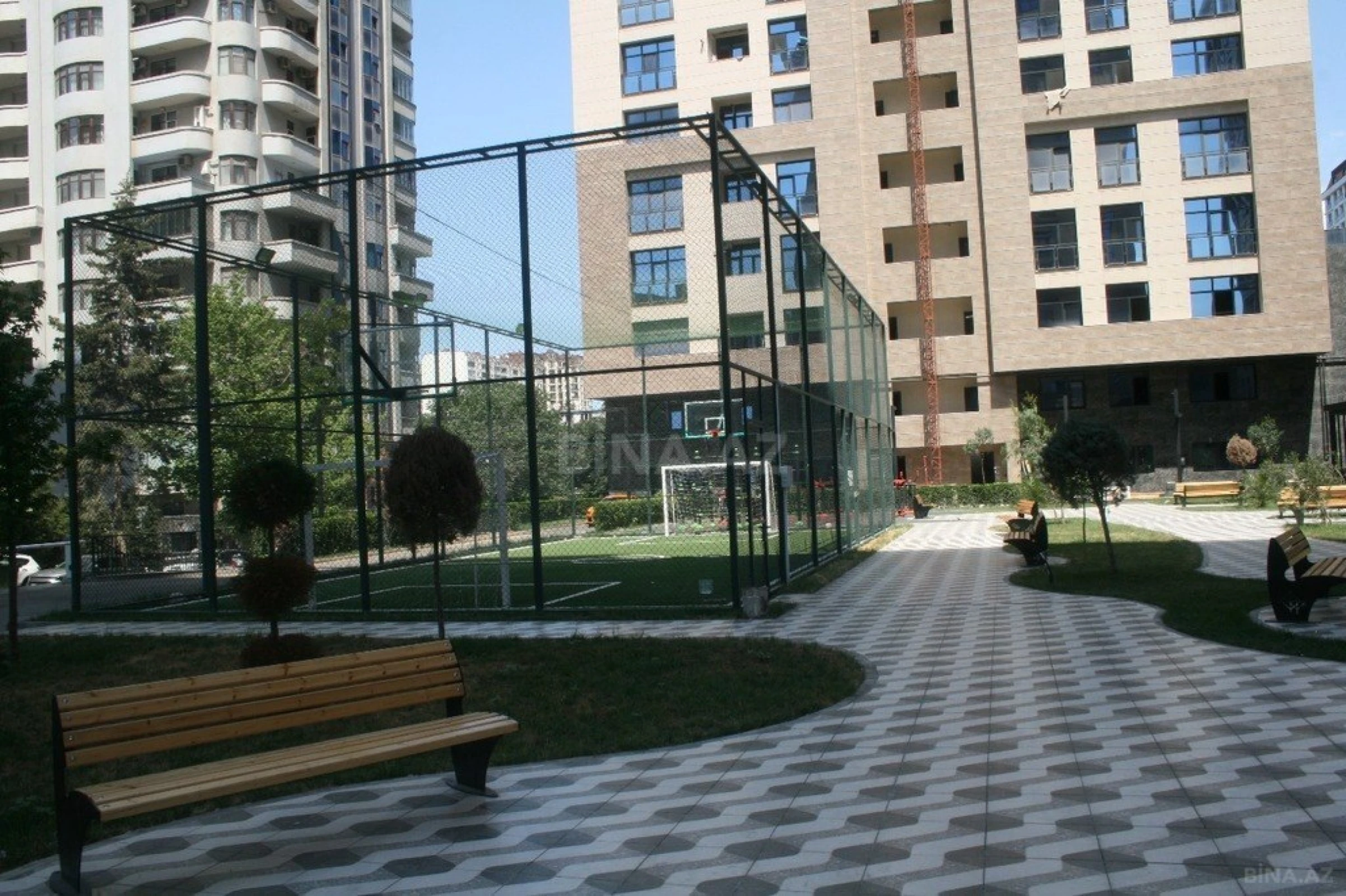 Satılır 4 otaqlı mənzil 149 m²