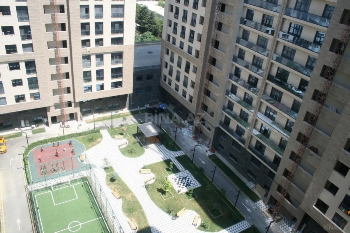 Satılır 4 otaqlı mənzil 149 m²