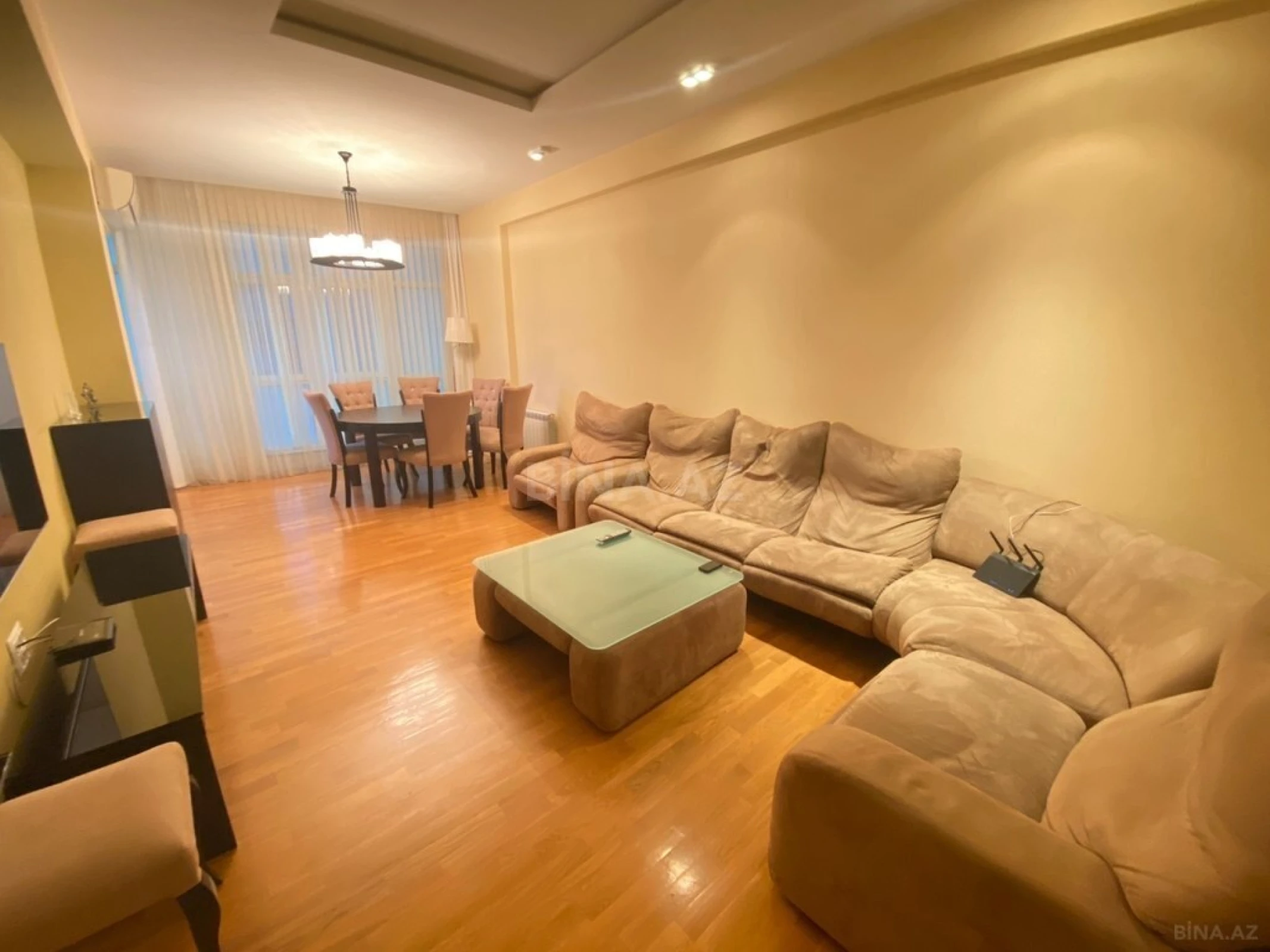 Kirayə verilir 2 otaqlı mənzil 95 m²
