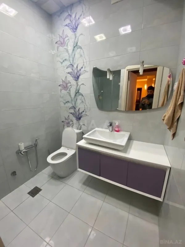Kirayə verilir 2 otaqlı mənzil 95 m²