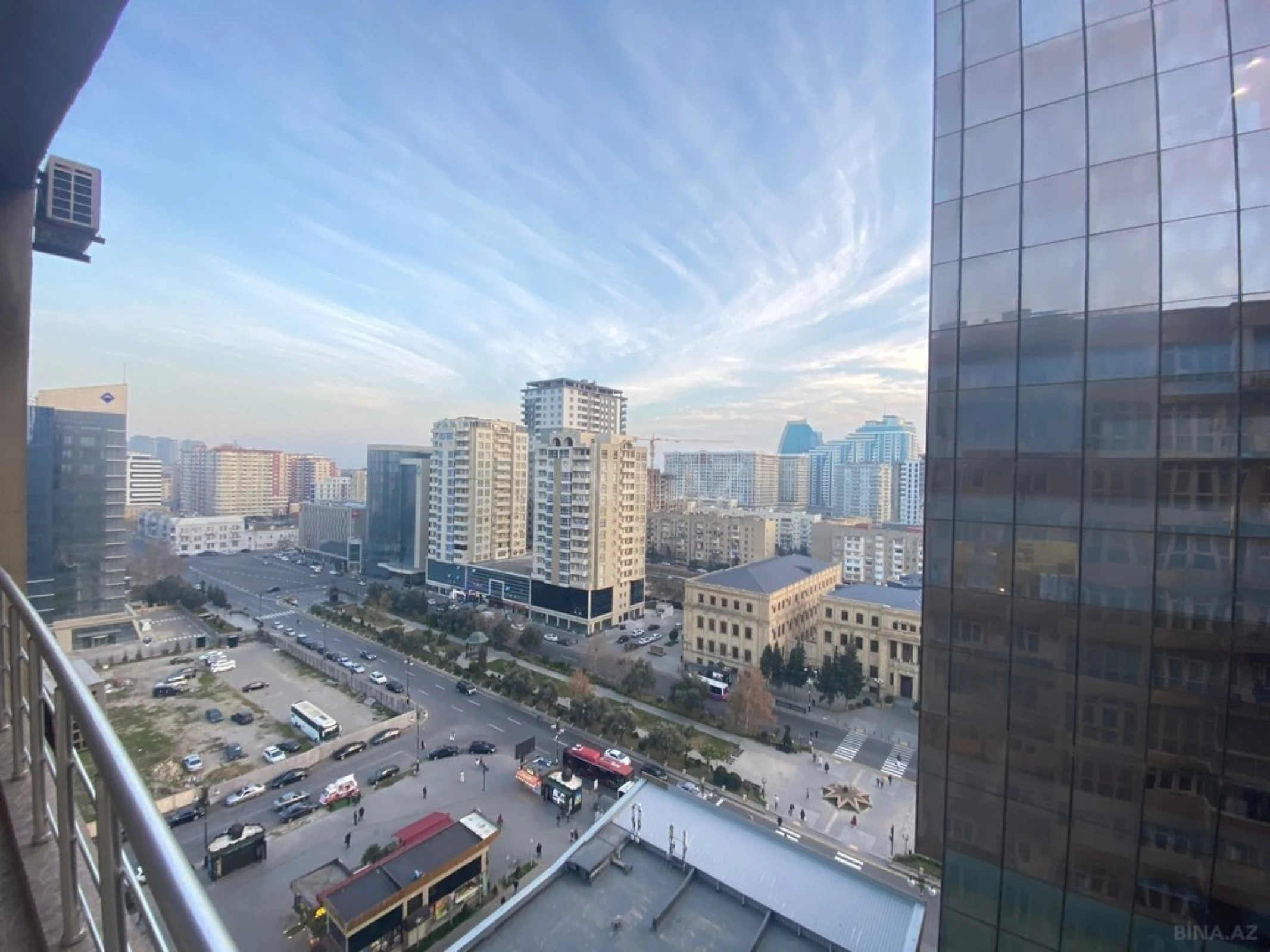 Kirayə verilir 2 otaqlı mənzil 95 m²