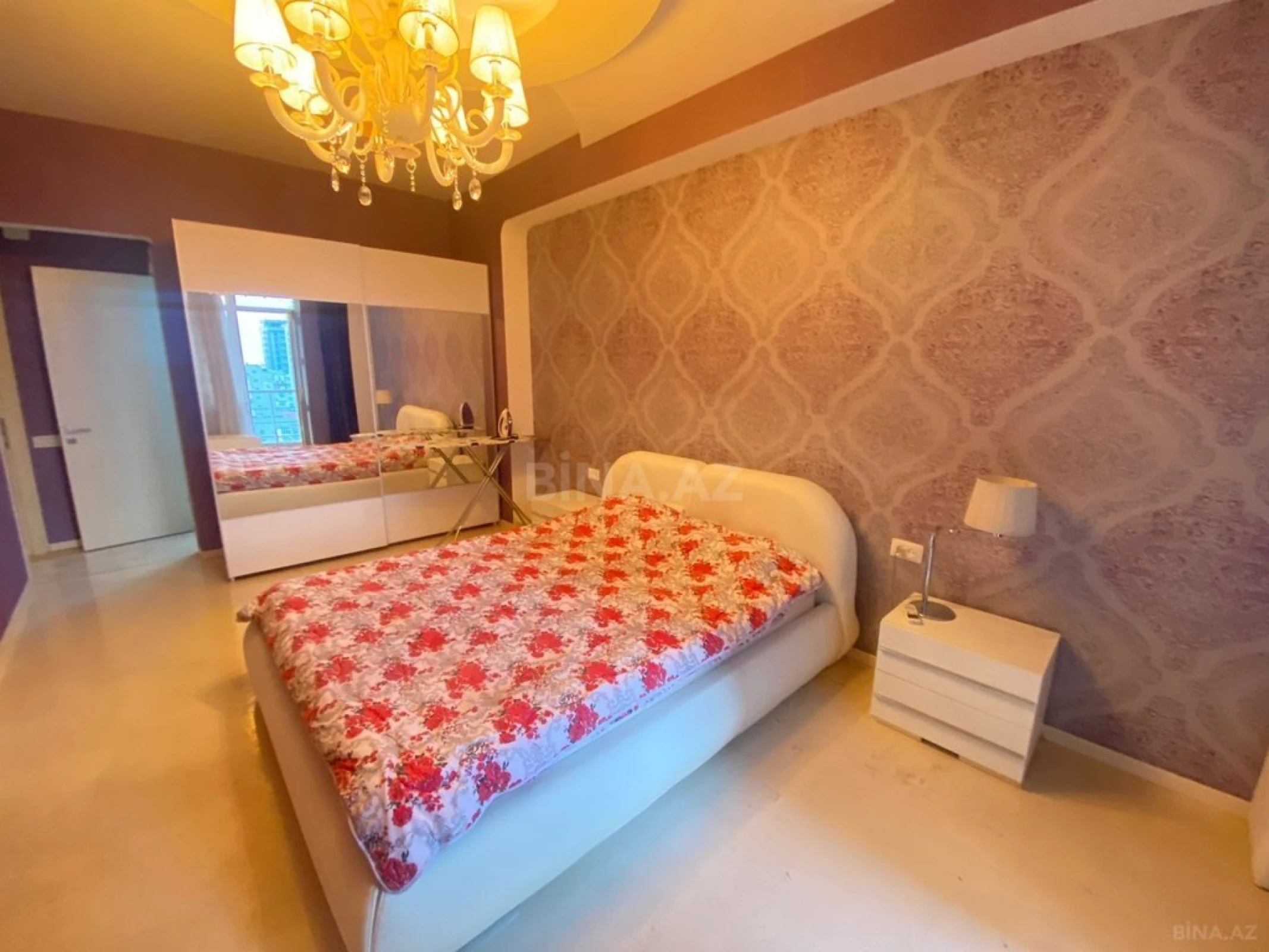 Kirayə verilir 2 otaqlı mənzil 95 m²