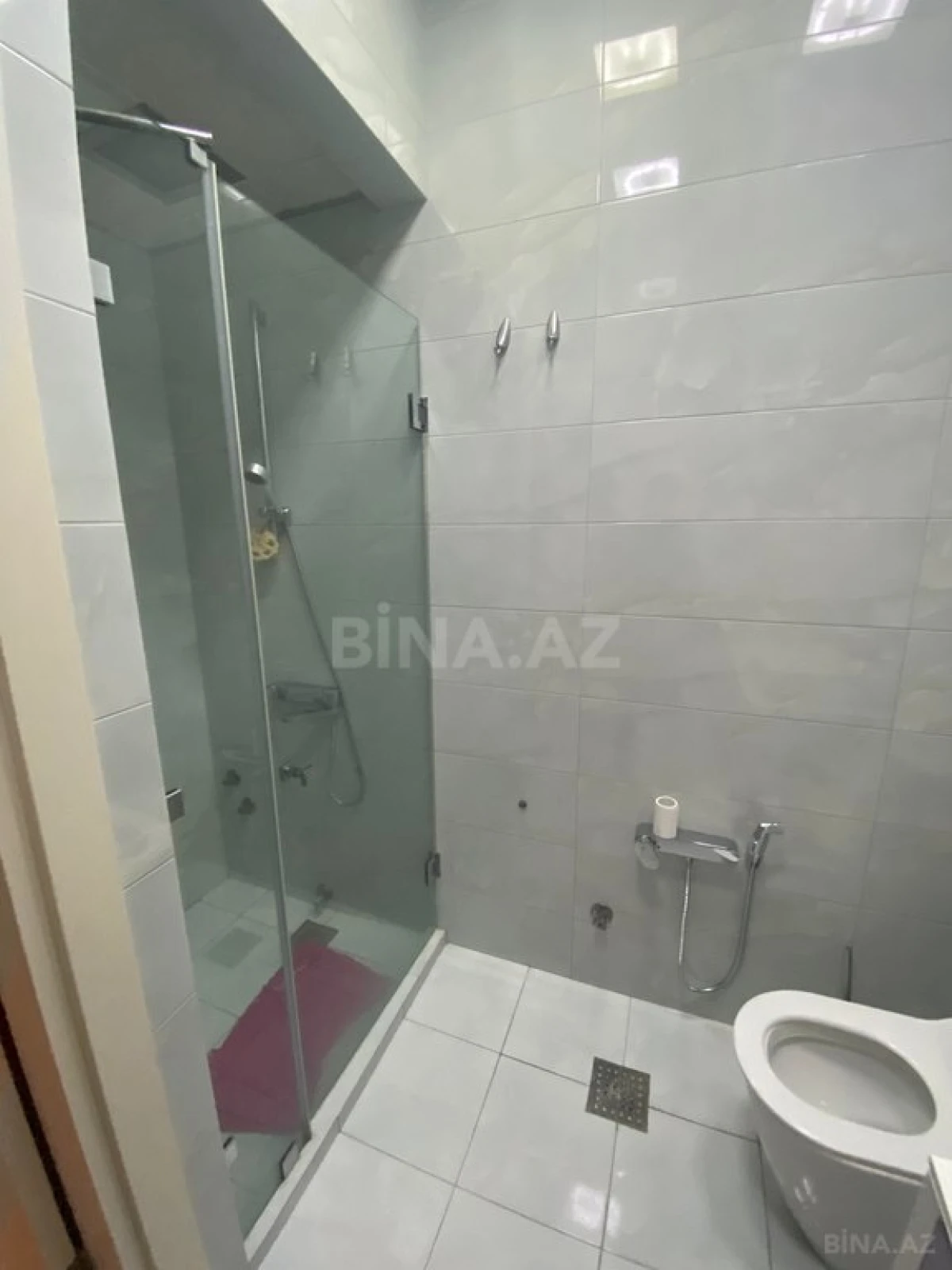 Kirayə verilir 2 otaqlı mənzil 95 m²