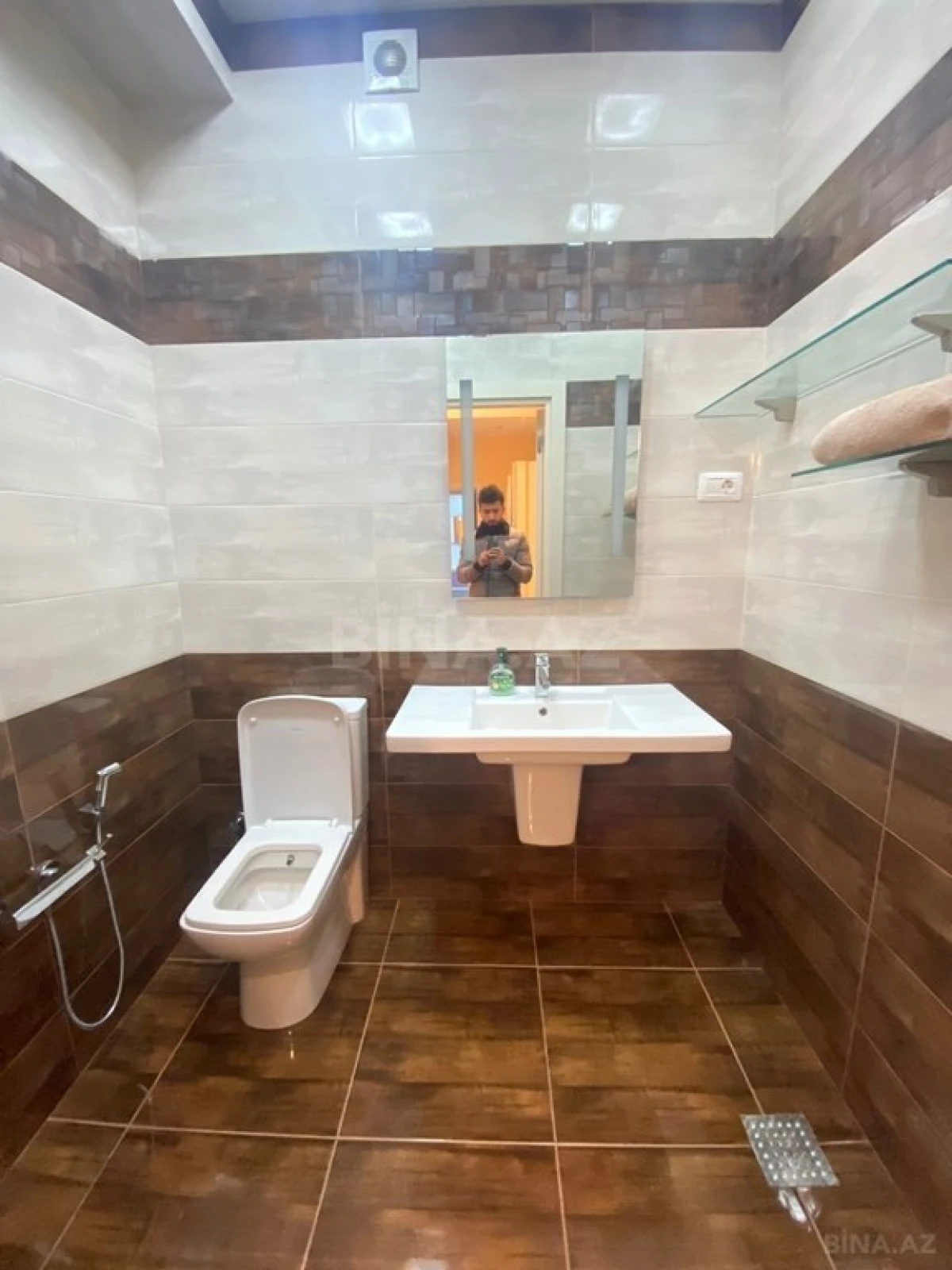 Kirayə verilir 2 otaqlı mənzil 95 m²