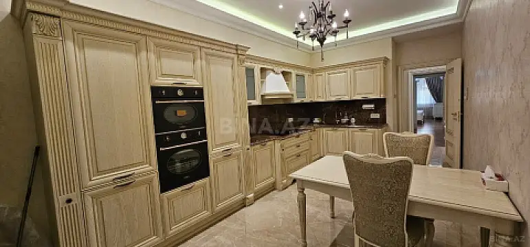 Satılır 4 otaqlı mənzil 205 m² — Bakı 4 otaq 205.00 m²