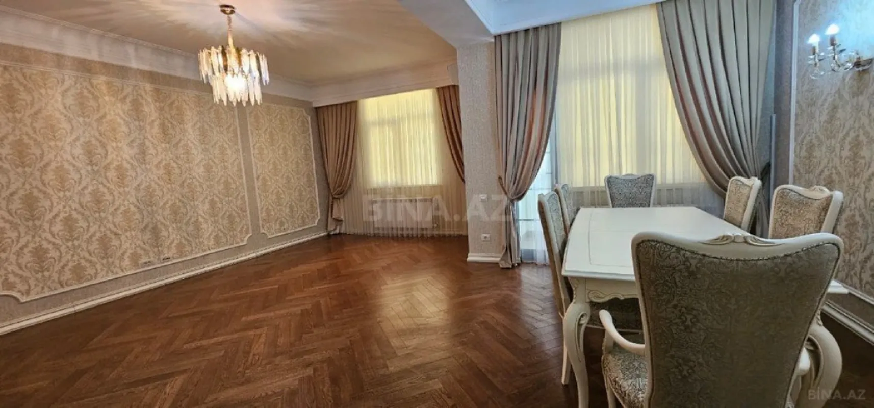 Satılır 4 otaqlı mənzil 205 m²