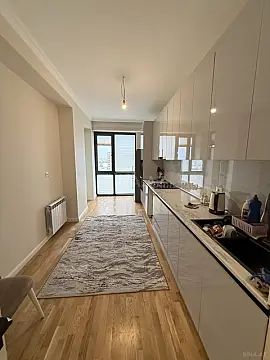 Satılır 4 otaqlı mənzil 127 m²