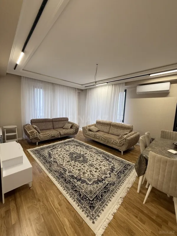 Satılır 4 otaqlı mənzil 127 m²