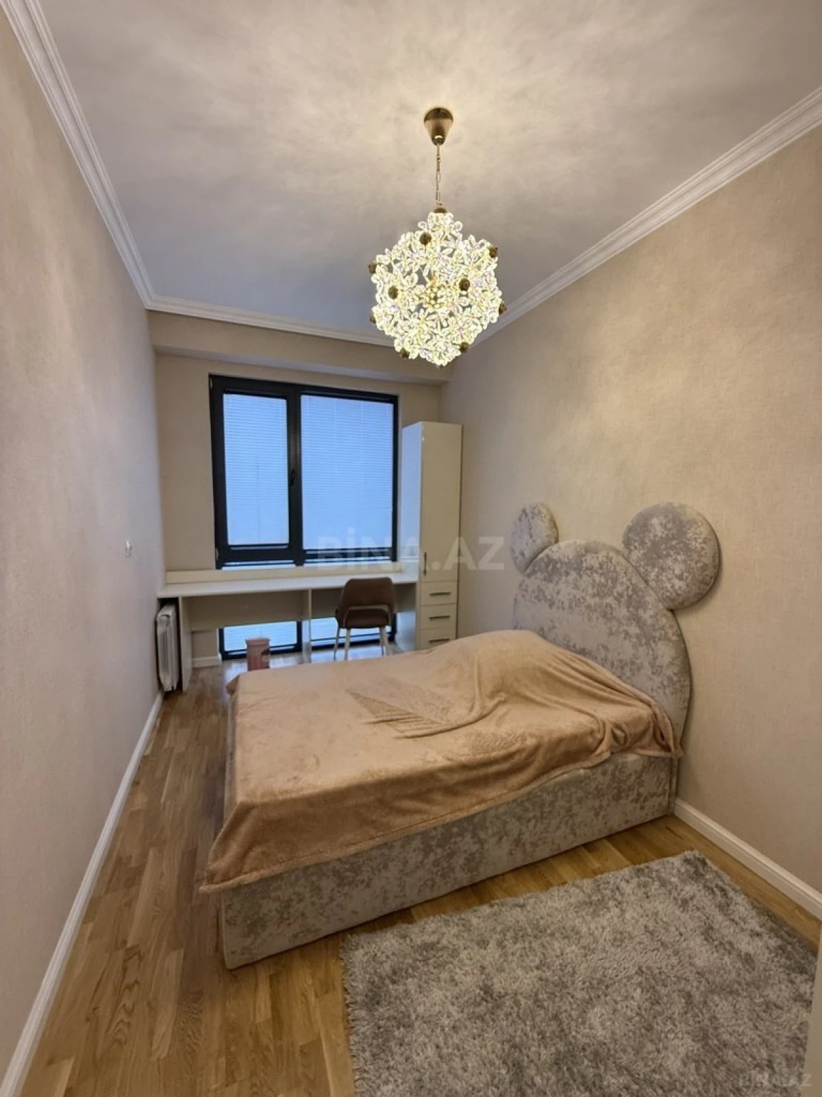 Satılır 4 otaqlı mənzil 127 m²