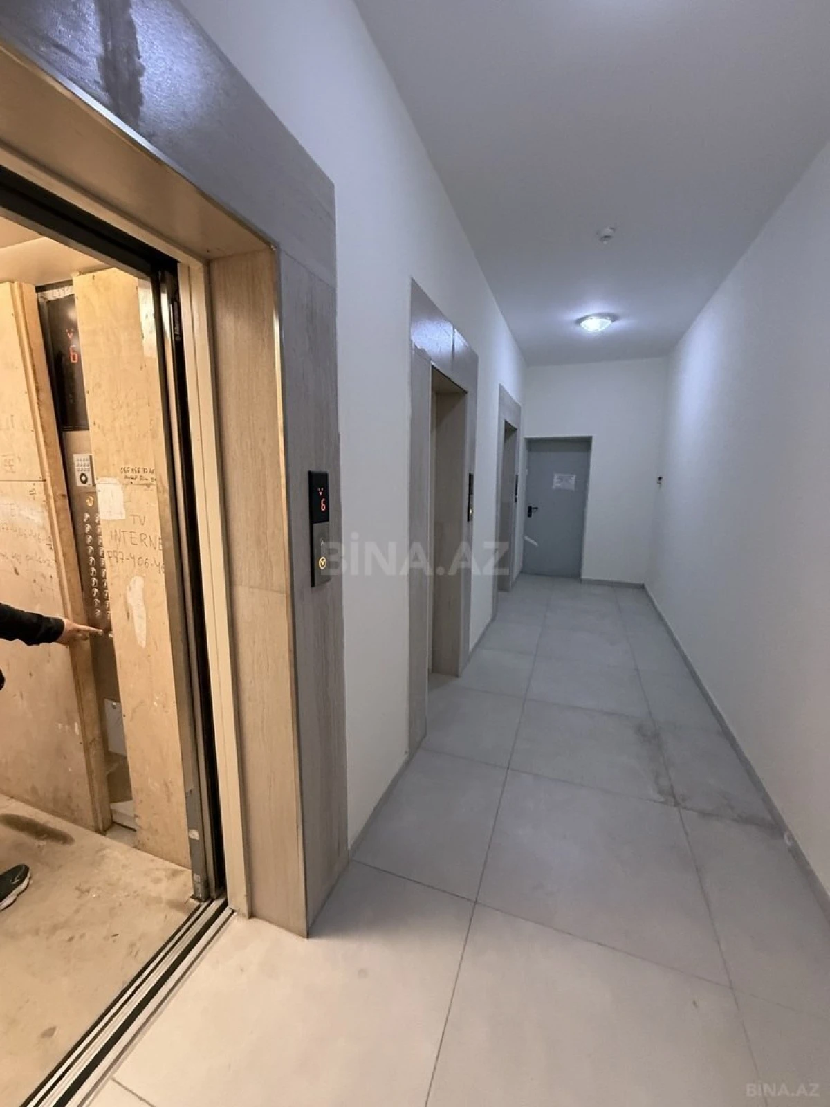 Satılır 4 otaqlı mənzil 127 m²