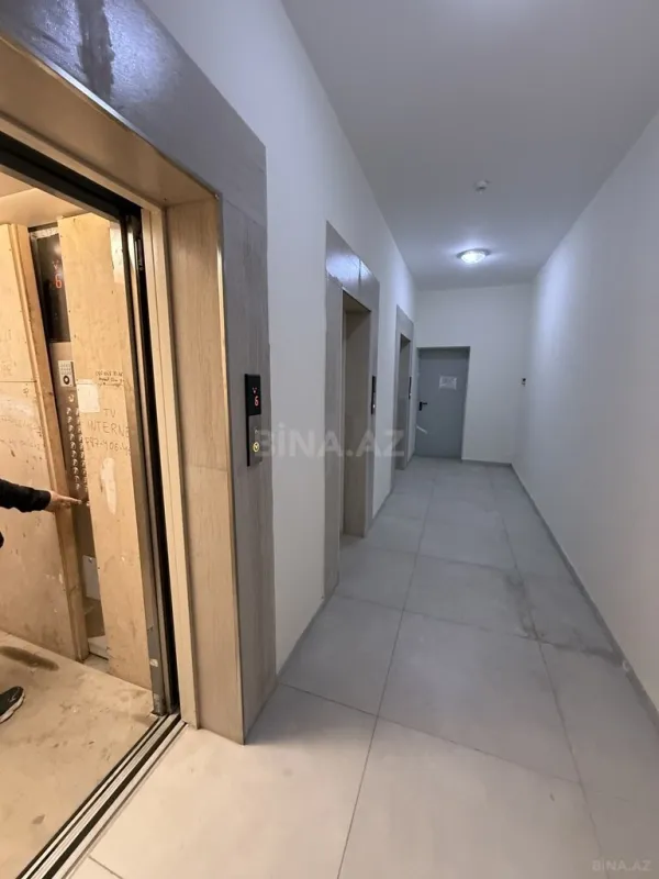 Satılır 4 otaqlı mənzil 127 m²
