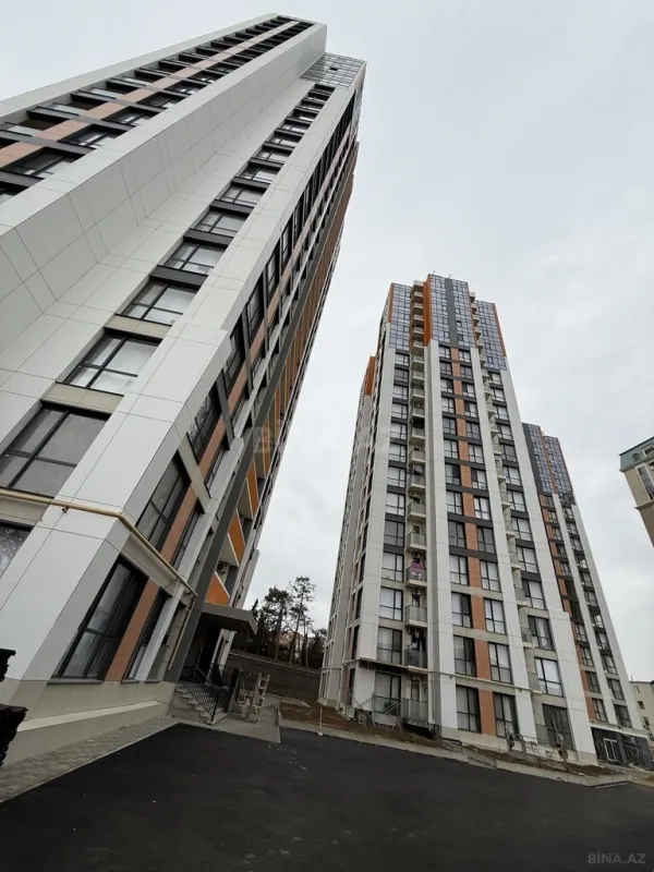 Satılır 4 otaqlı mənzil 127 m²