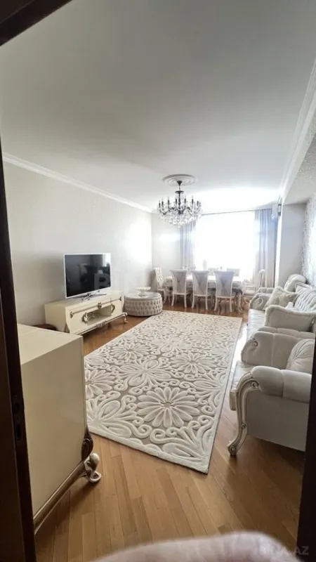 Satılır 2 otaqlı mənzil 103 m²