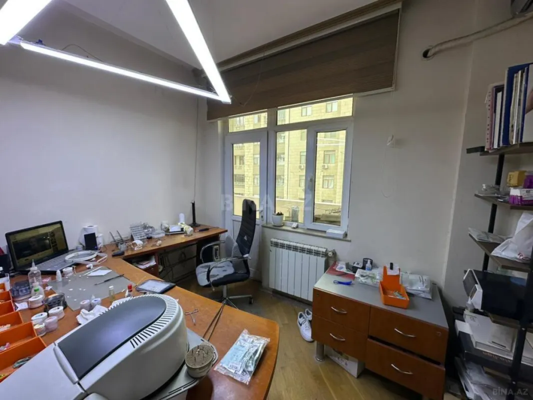 Satılır 3 otaqlı mənzil 130 m²