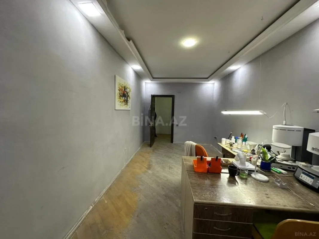 Satılır 3 otaqlı mənzil 130 m²