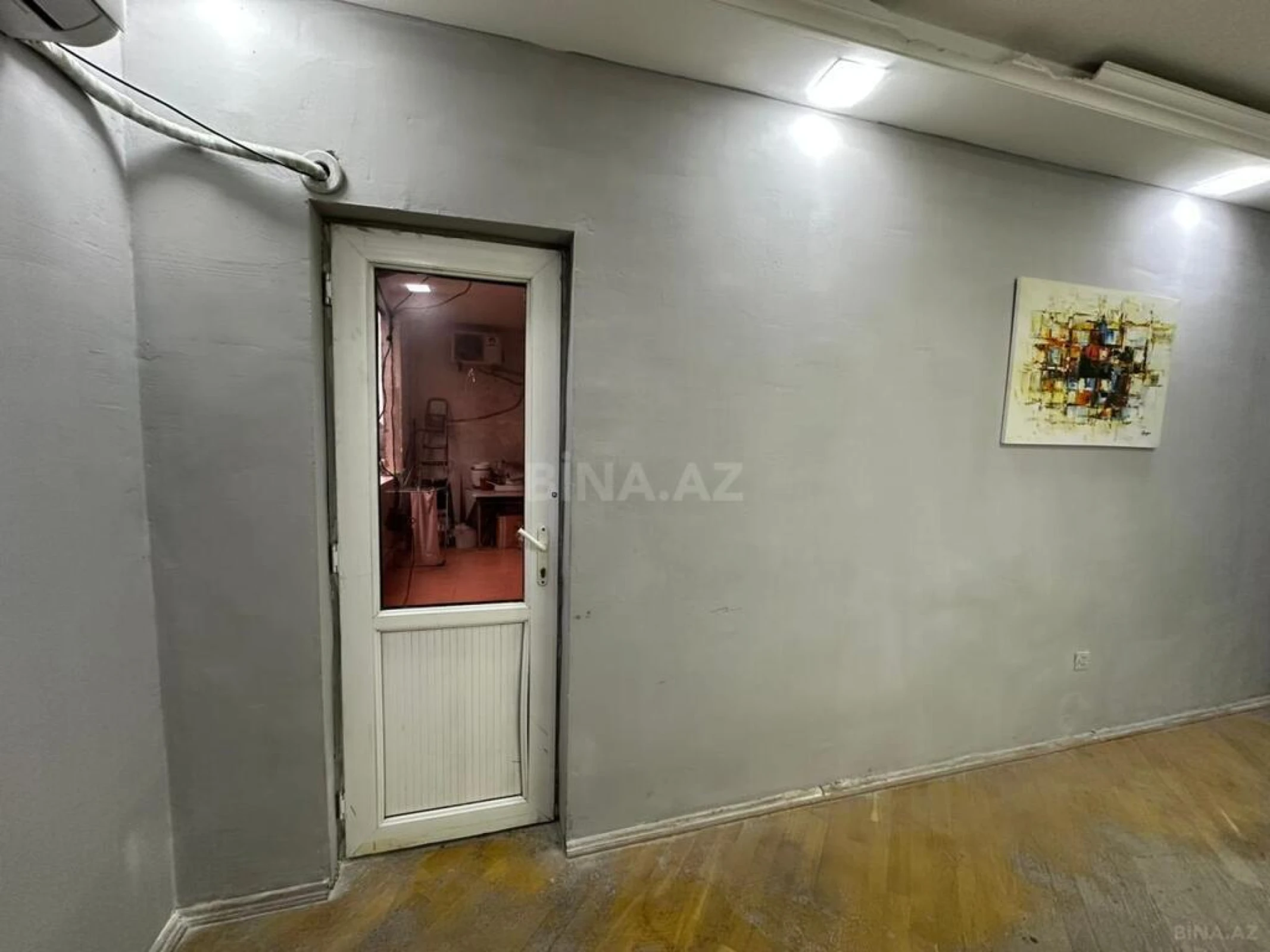 Satılır 3 otaqlı mənzil 130 m²
