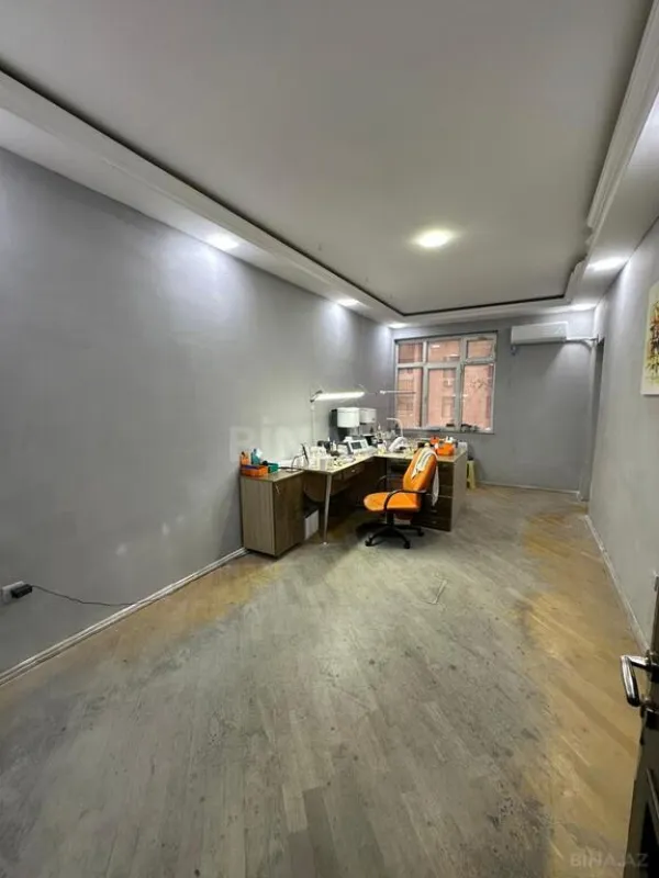 Satılır 3 otaqlı mənzil 130 m²