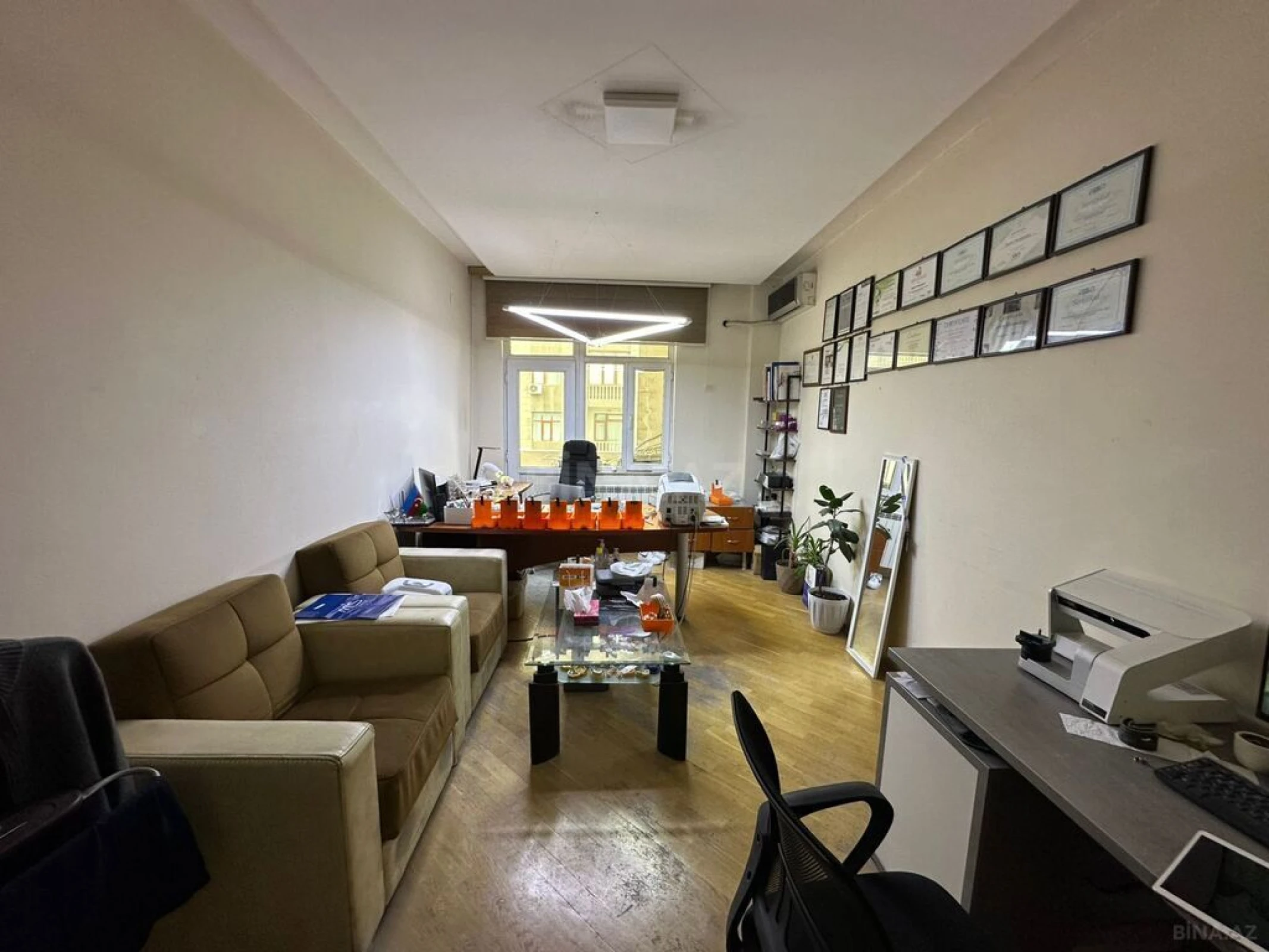 Satılır 3 otaqlı mənzil 130 m²
