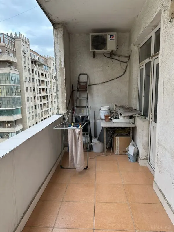 Satılır 3 otaqlı mənzil 130 m²