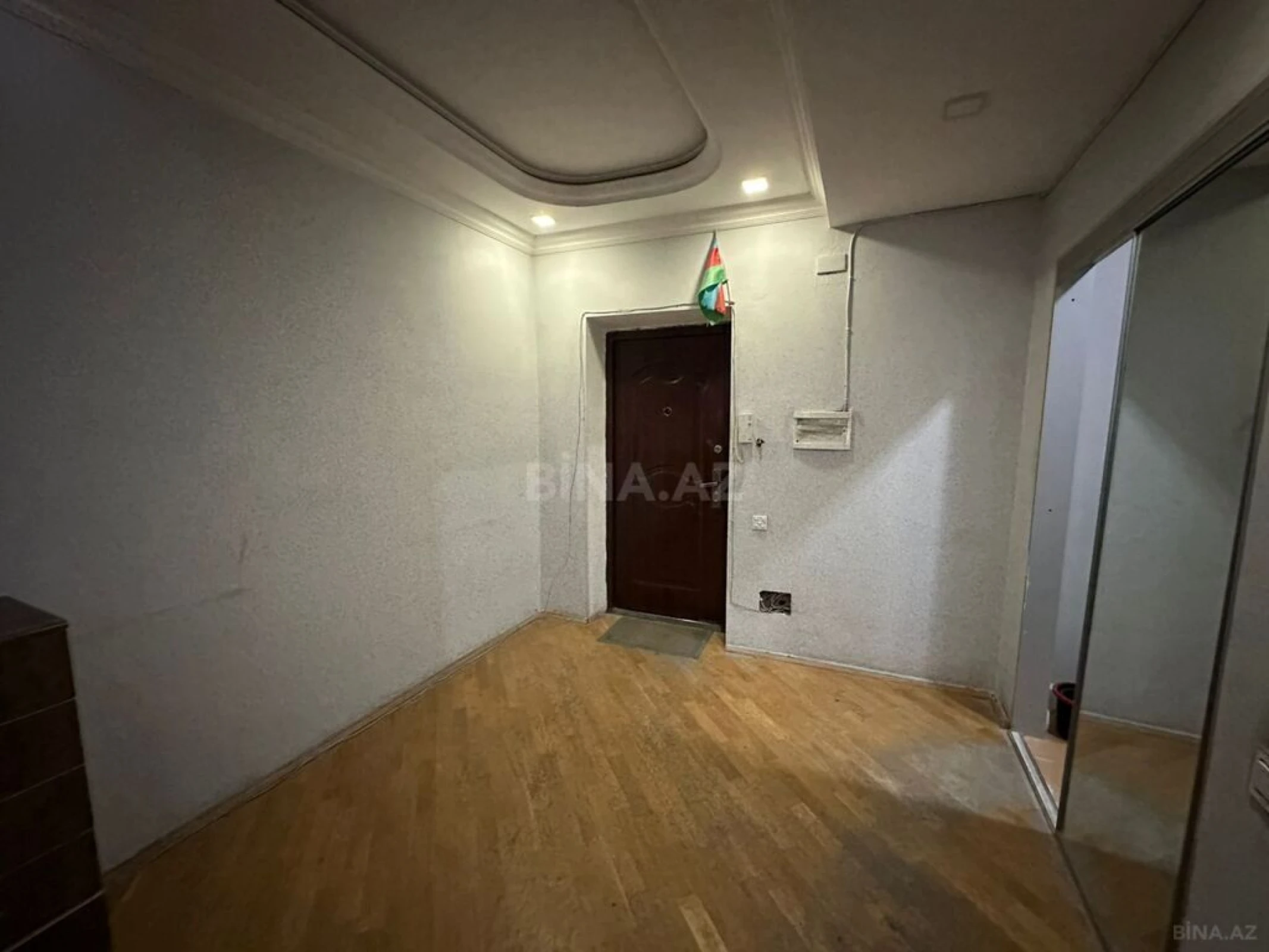 Satılır 3 otaqlı mənzil 130 m²