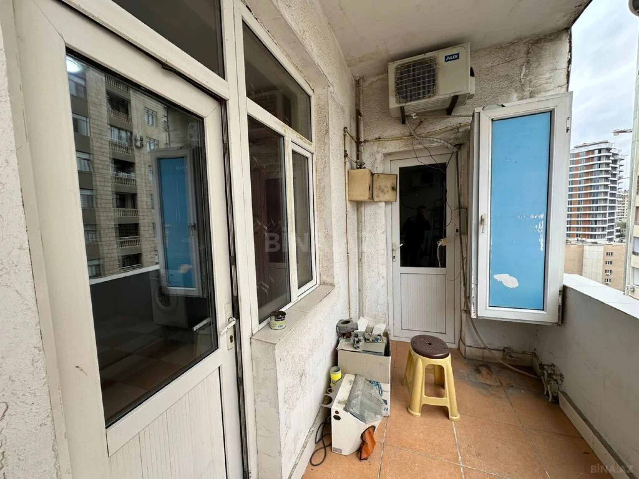 Satılır 3 otaqlı mənzil 130 m²