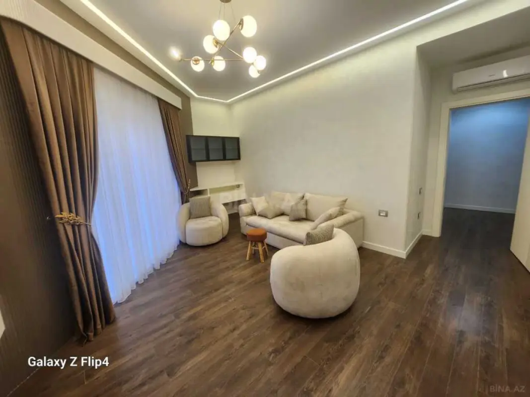 Kirayə verilir 2 otaqlı mənzil 78 m²