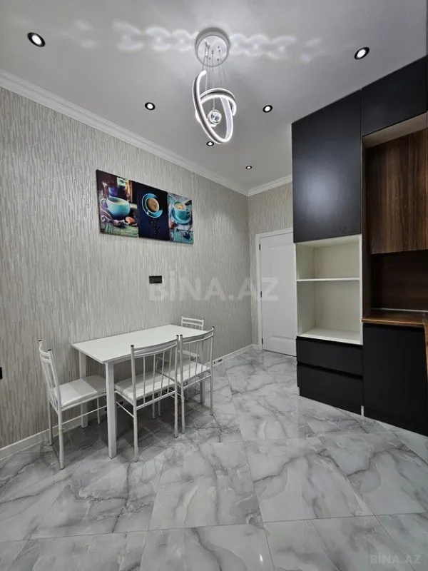 Satılır 4 otaqlı mənzil 122 m²