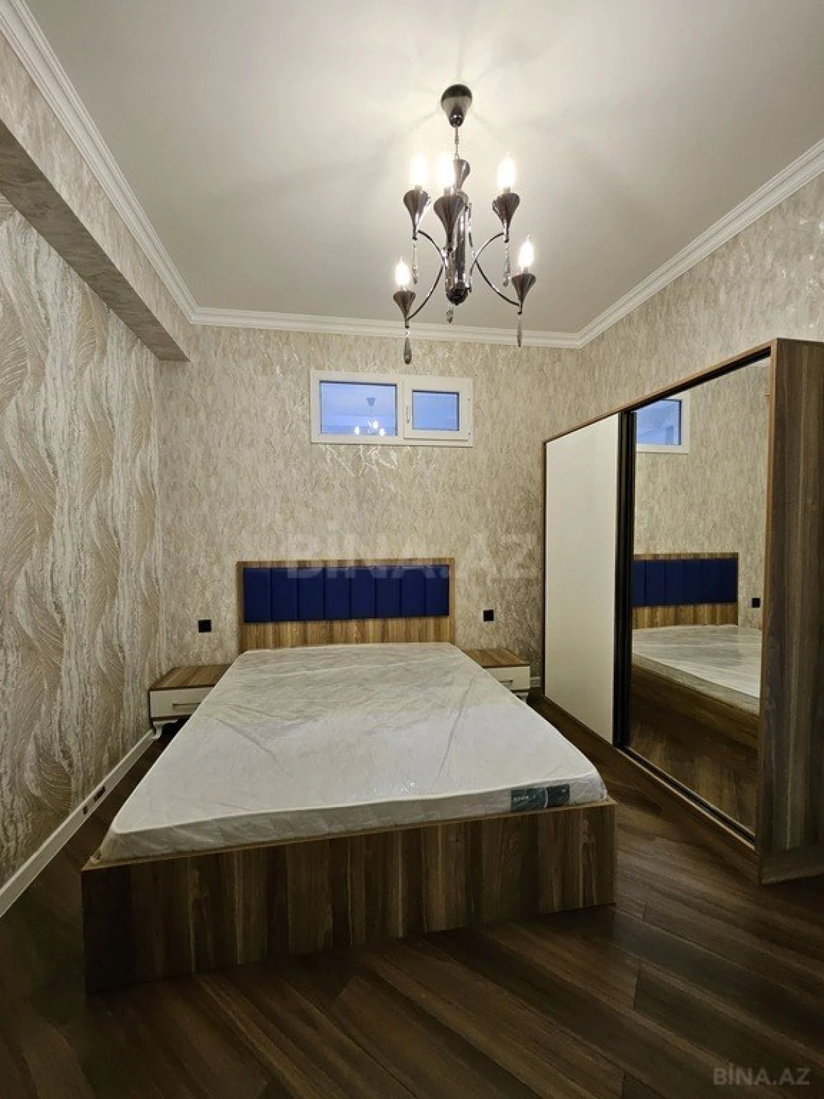 Satılır 4 otaqlı mənzil 122 m²