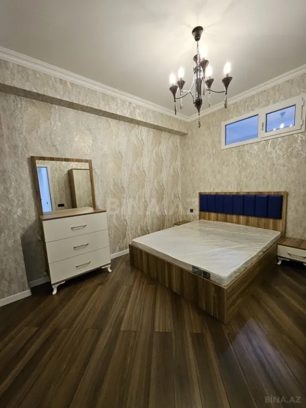 Satılır 4 otaqlı mənzil 122 m²