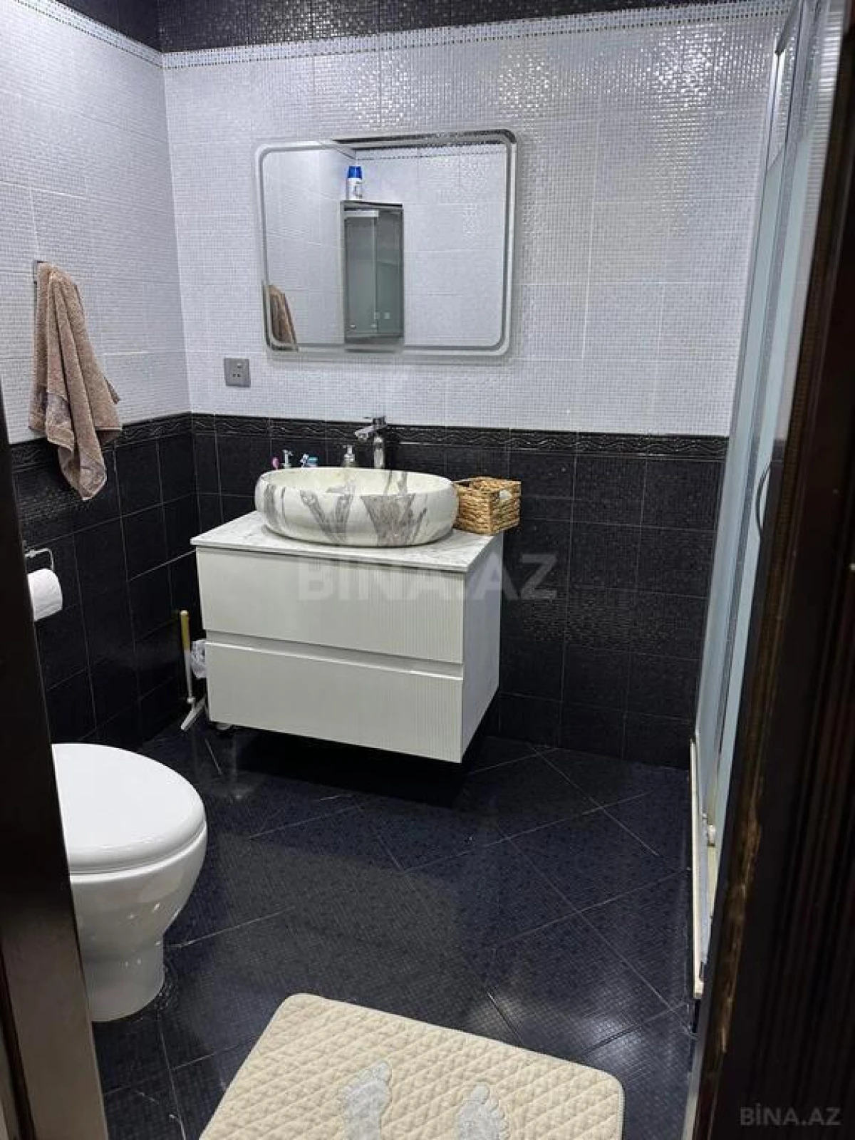Satılır 3 otaqlı mənzil 160 m²