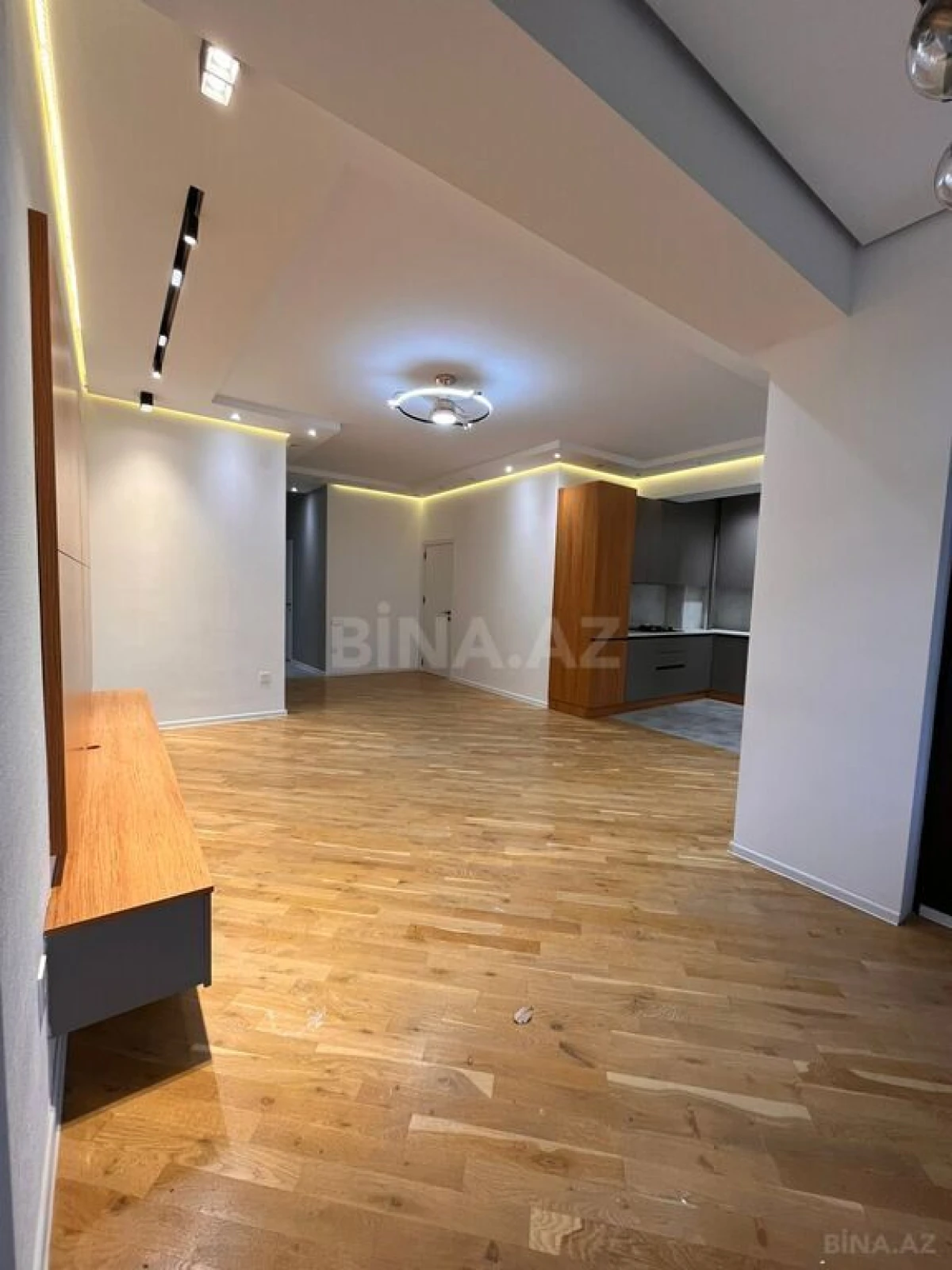 Satılır 3 otaqlı mənzil 110 m²