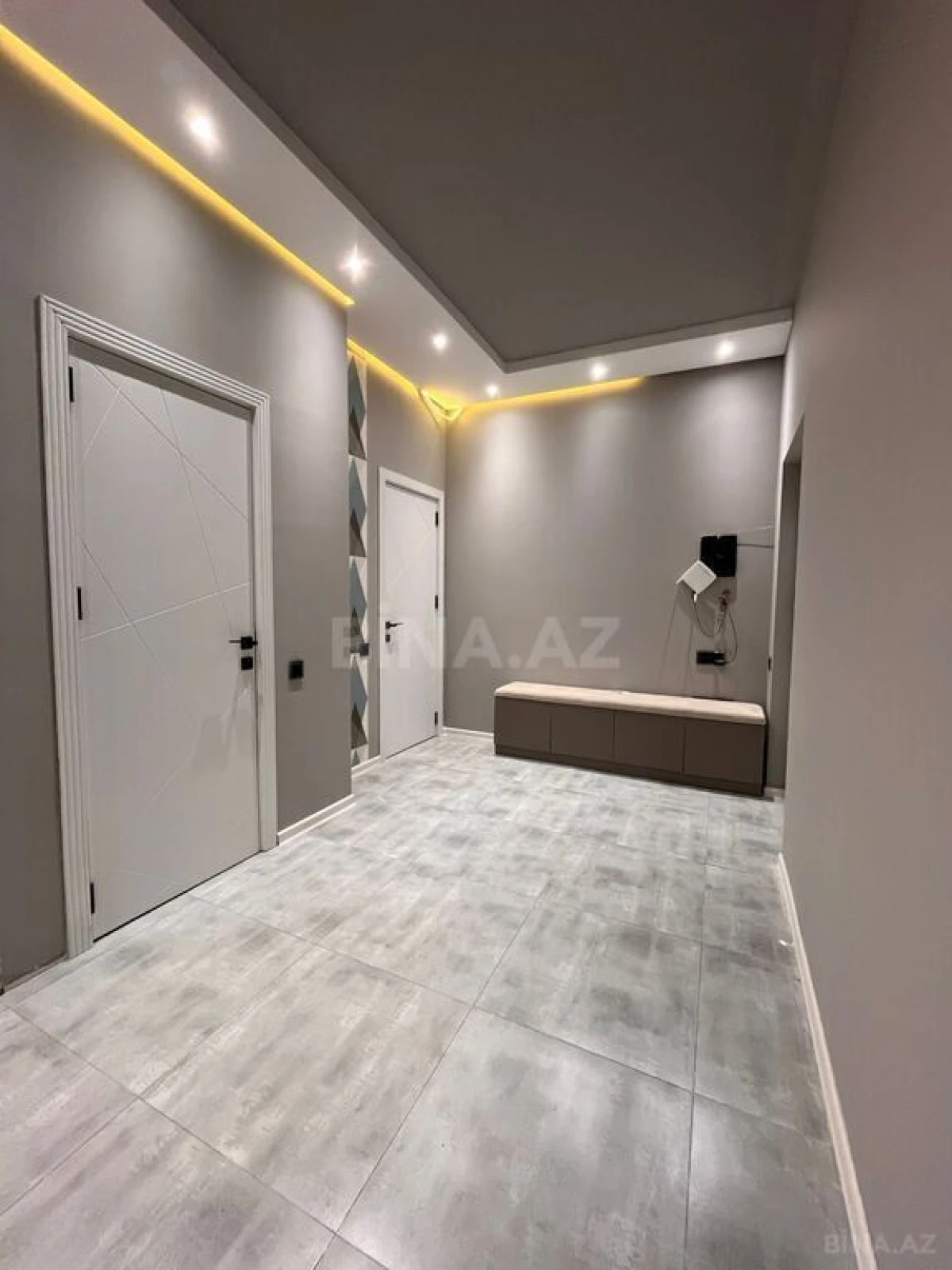 Satılır 3 otaqlı mənzil 110 m²