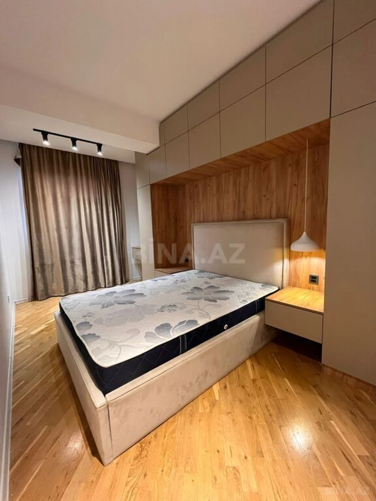 Satılır 3 otaqlı mənzil 110 m²