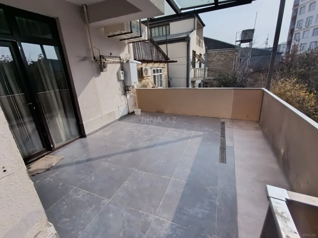 Satılır 3 otaqlı mənzil 110 m²