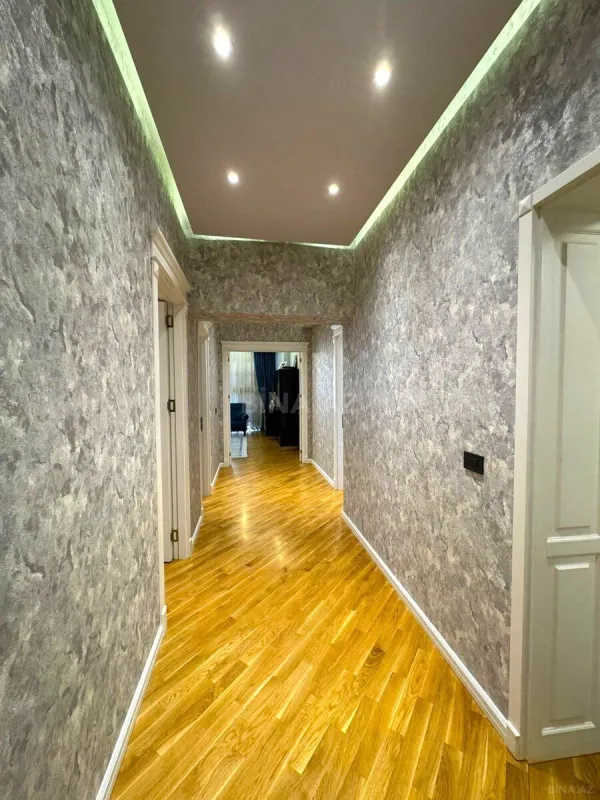 Satılır 3 otaqlı mənzil 140 m²