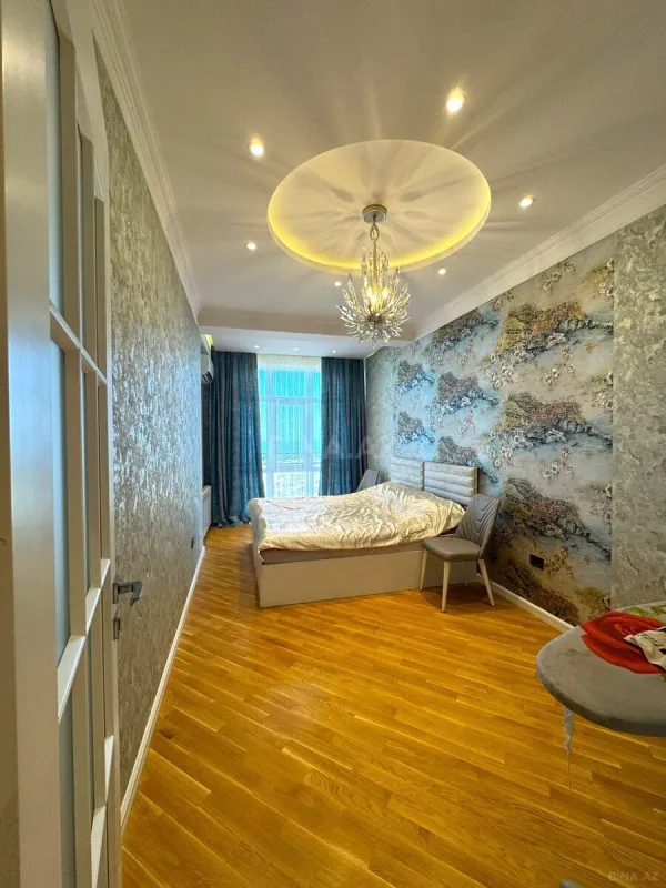 Satılır 3 otaqlı mənzil 140 m²