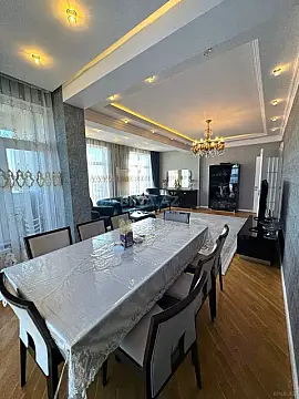 Satılır 3 otaqlı mənzil 140 m²