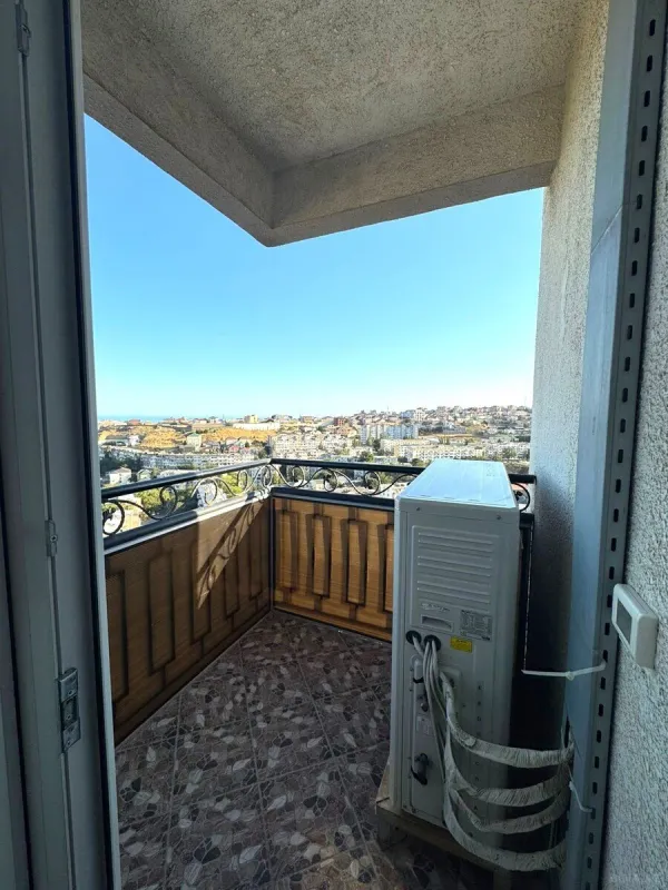 Satılır 3 otaqlı mənzil 140 m²