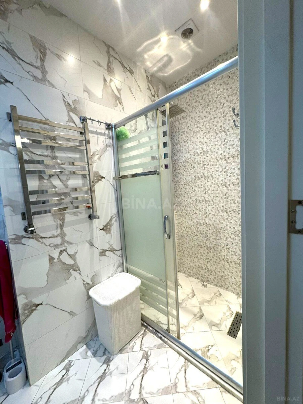 Satılır 3 otaqlı mənzil 140 m²