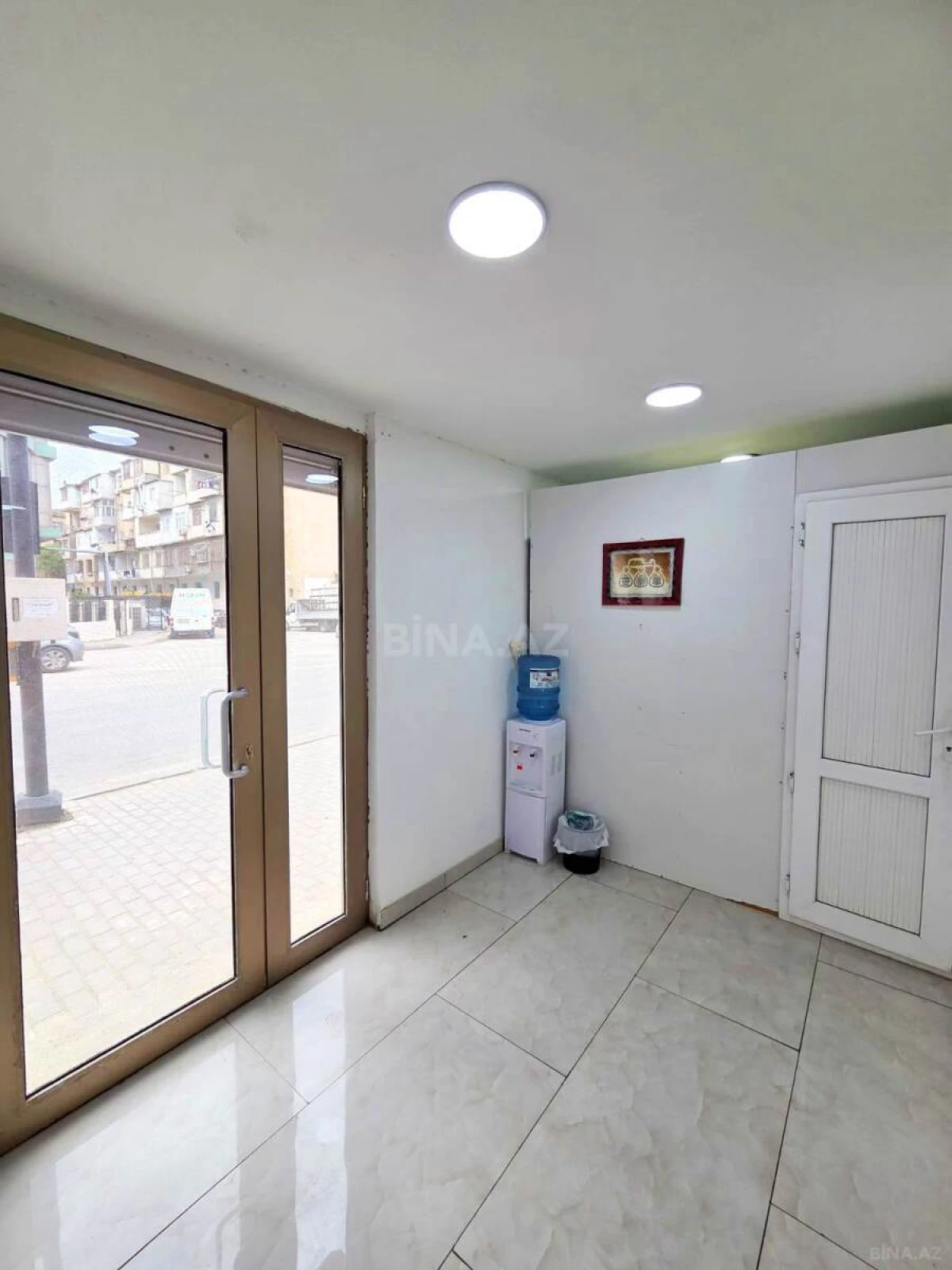 Satılır obyekt 300 m²