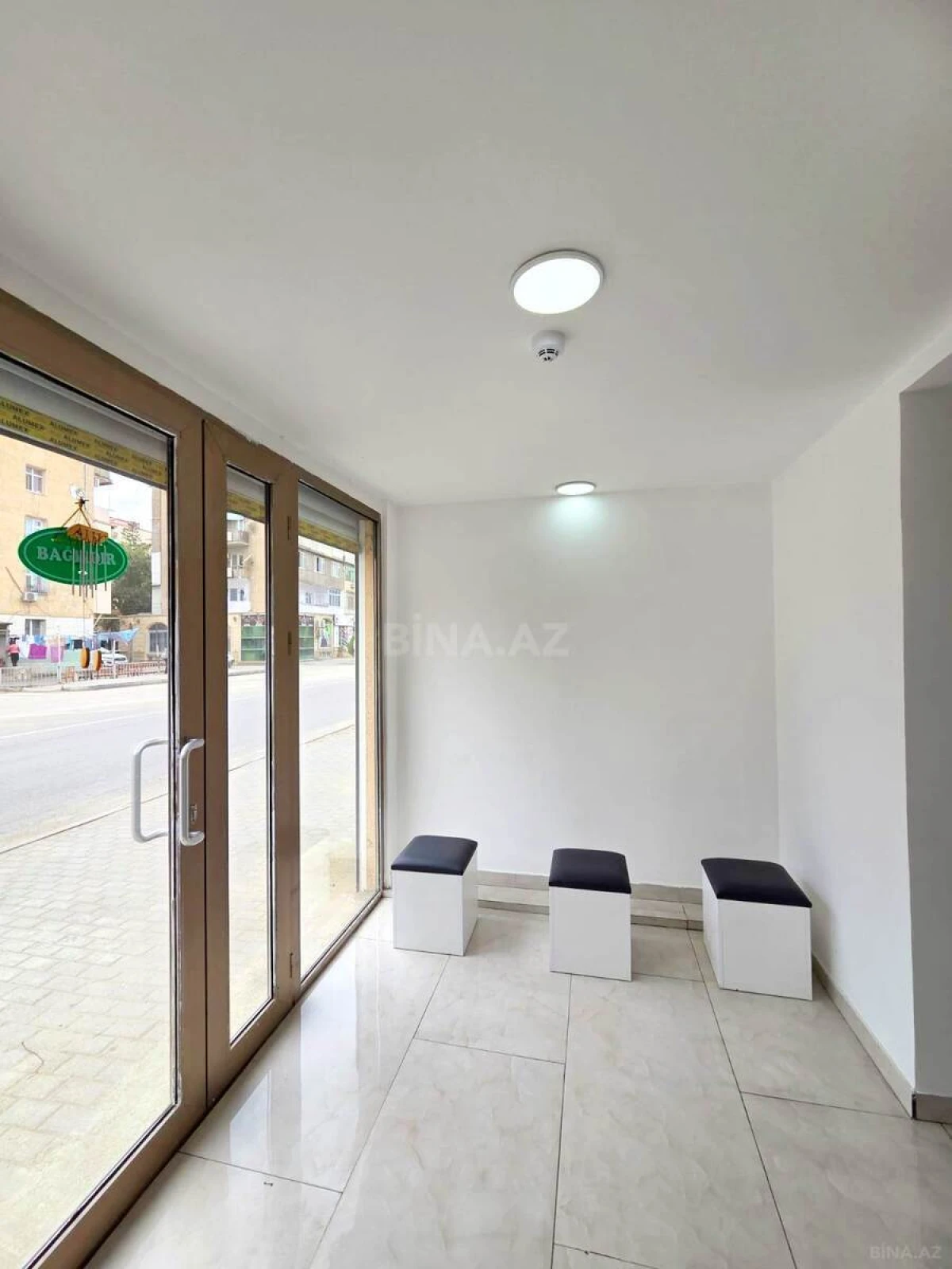 Satılır obyekt 300 m²