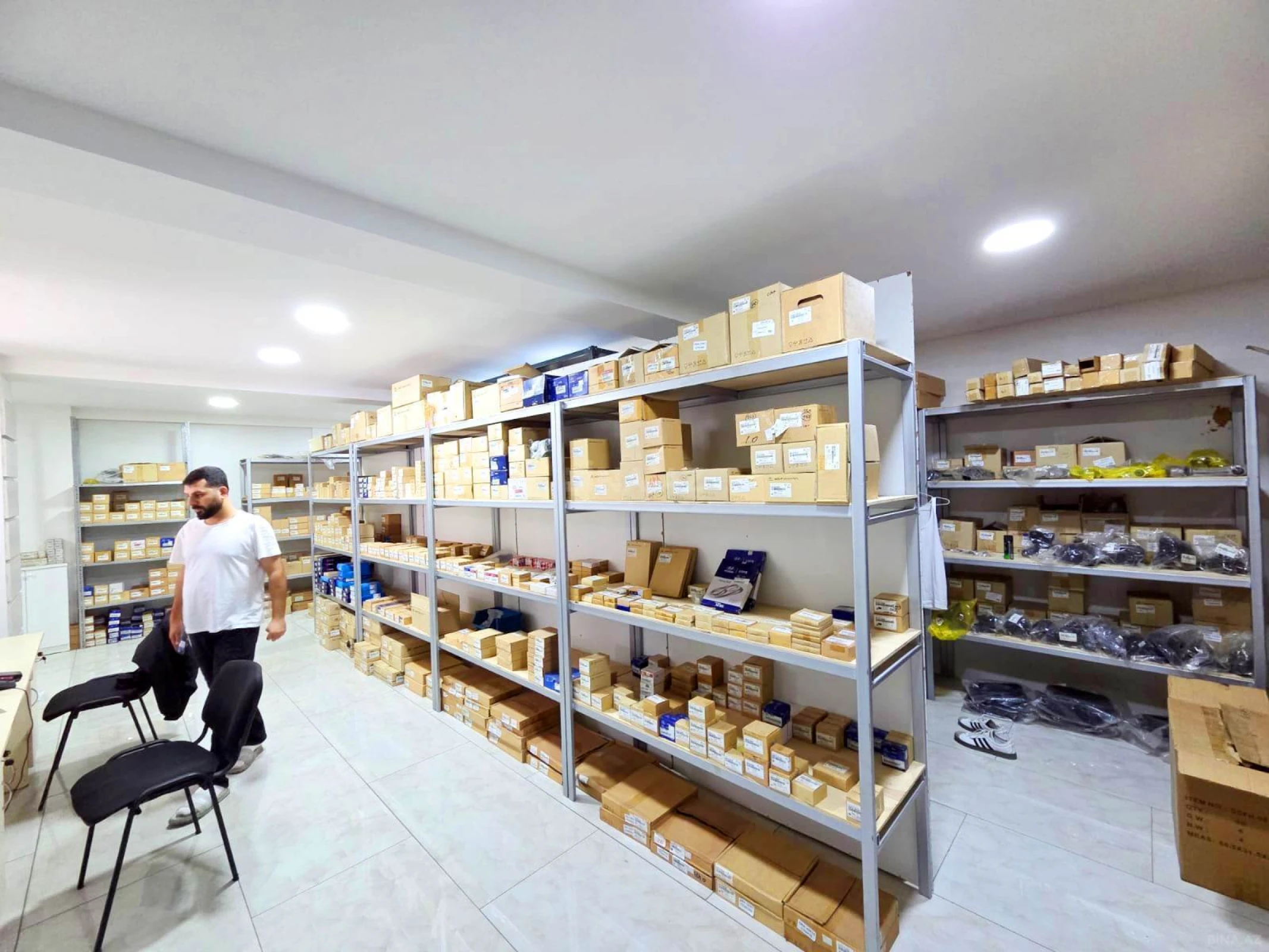 Satılır obyekt 300 m²