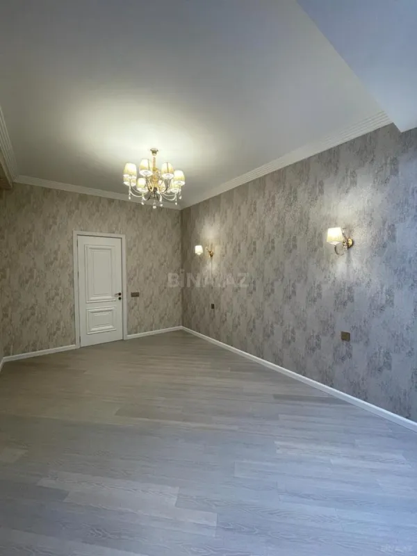 Satılır 3 otaqlı mənzil 129 m²