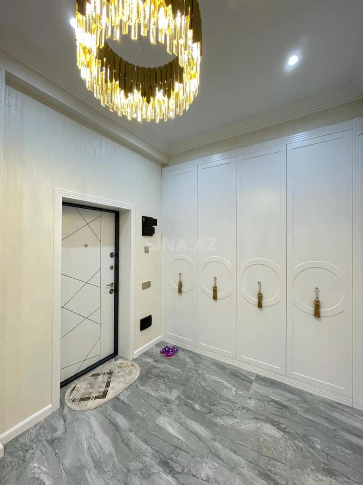 Satılır 3 otaqlı mənzil 129 m²